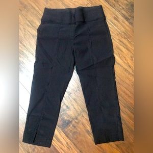 Apt. 9 black capri pants size 12 elastic waist
